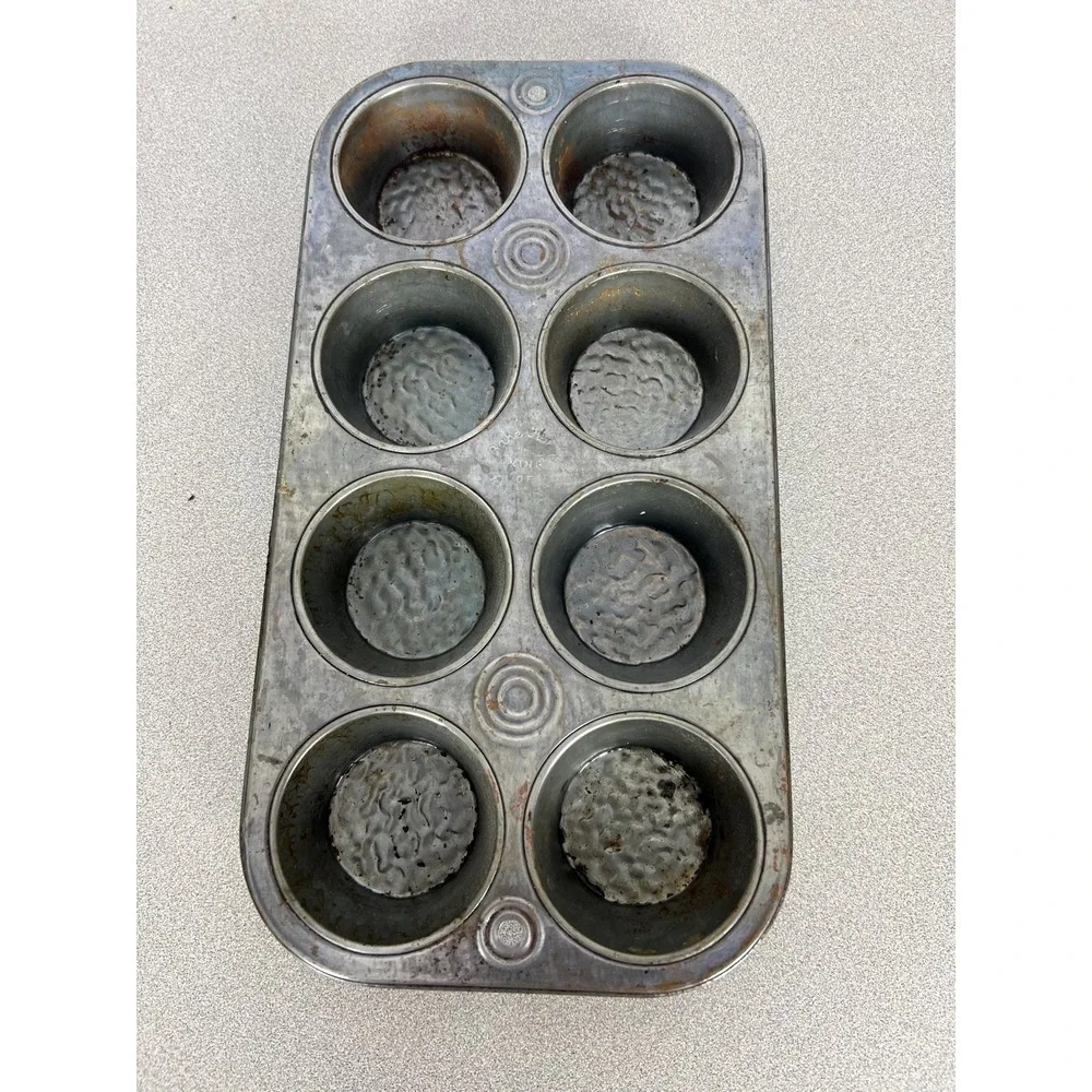 Vintage‎ Bake King Muffin Tin cupcake pan 8 count vignette primitive patina